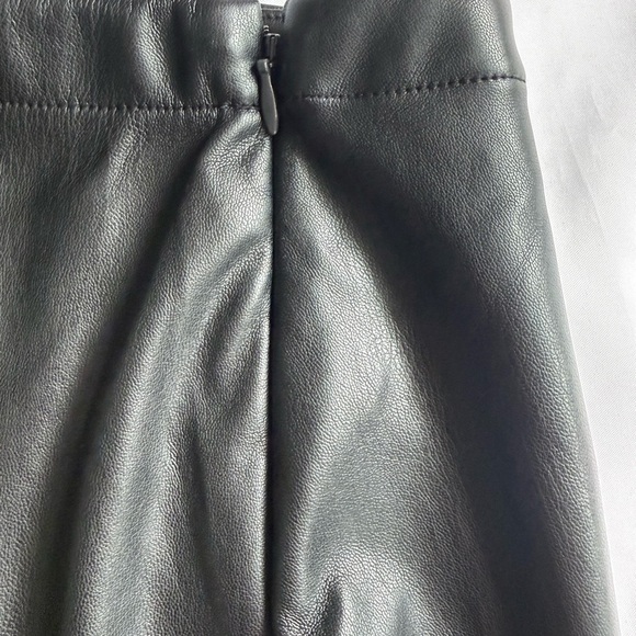 GAP Women's Sleek Black Mini Skirt M - Picture 5 of 8